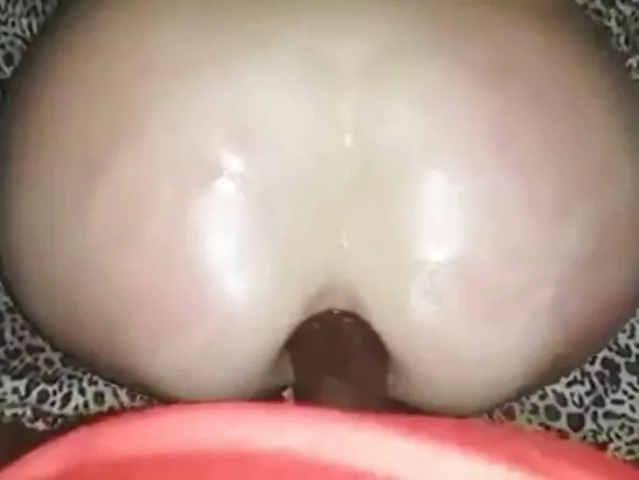 Umugore mwiza w’igitsina ca 2018, cuckold arambura igitsina ciwe.
