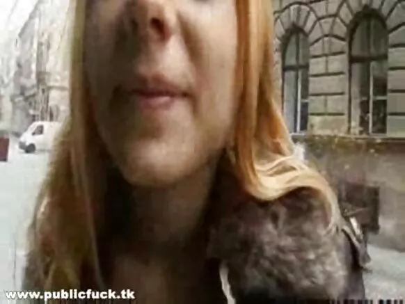 Umusore w’umuyabaga mu bantu ku buntu video y’igitsina co mu nzu.