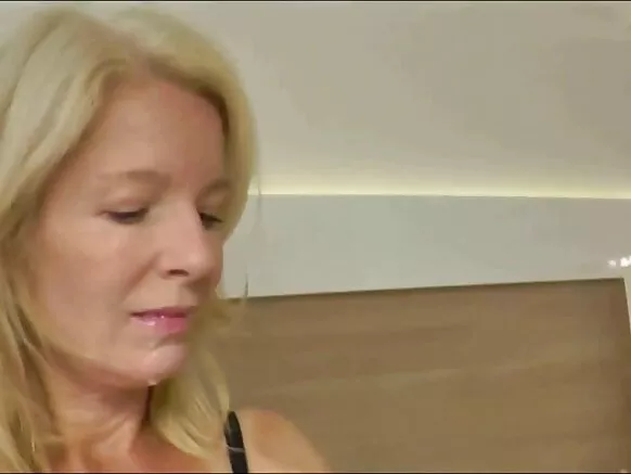 Umunyajapani w’igikundiro milf xxx igitsina co mu nda.