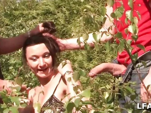Ivyinjira kabiri mu gitsina kamere y’iyi isugi anal salope.