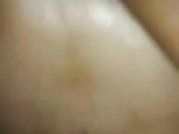 Umuhindi desi bhabi agira imibonano mpuzabitsina mu nda n’indogoba nini zivuza ubumara mu ndogoba.