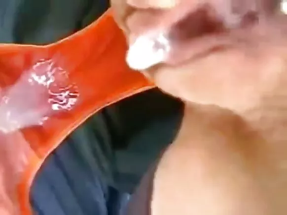 Anal farting n’igitsina kinini n’intanga mu mpuzu y’imbere.